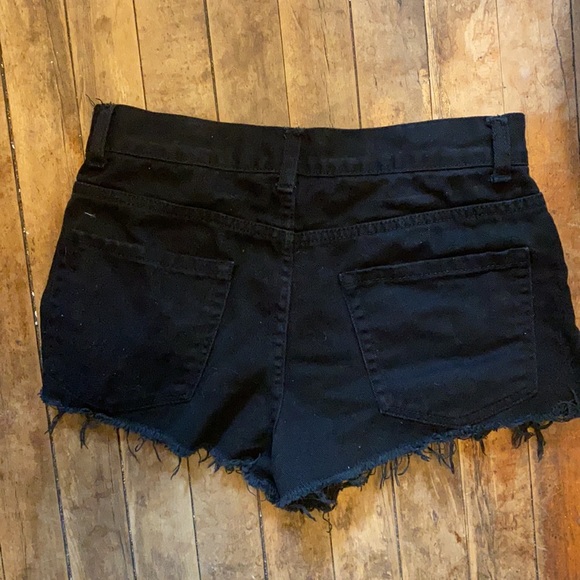 Short black high waisted jean shorts - Picture 2 of 3